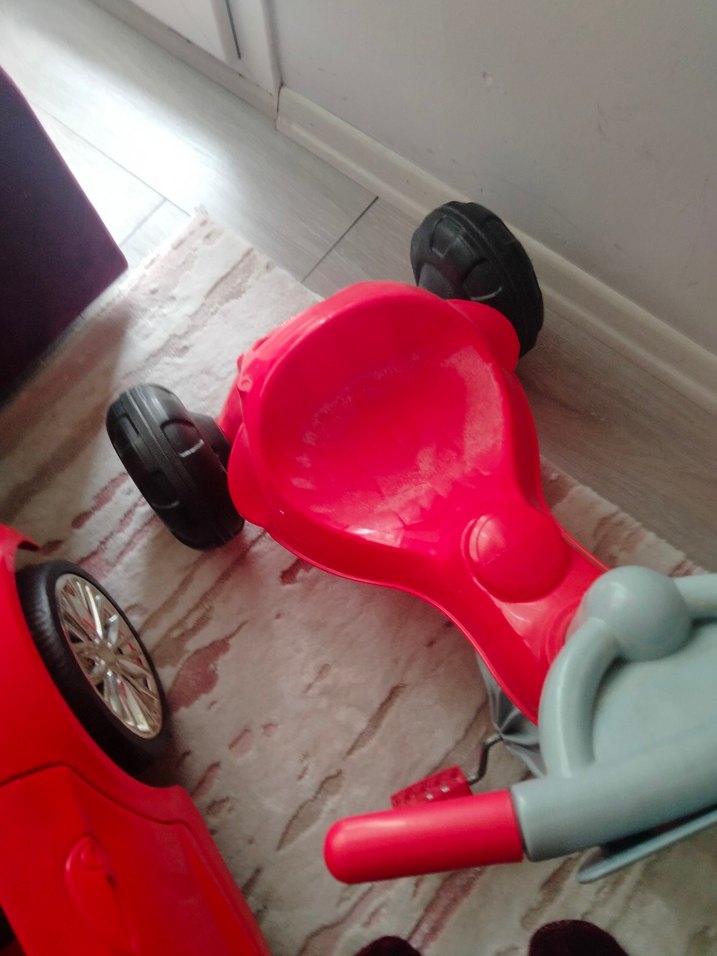 Renkli Pembe Üç Tekerlekli Bisiklet - Görsel 3