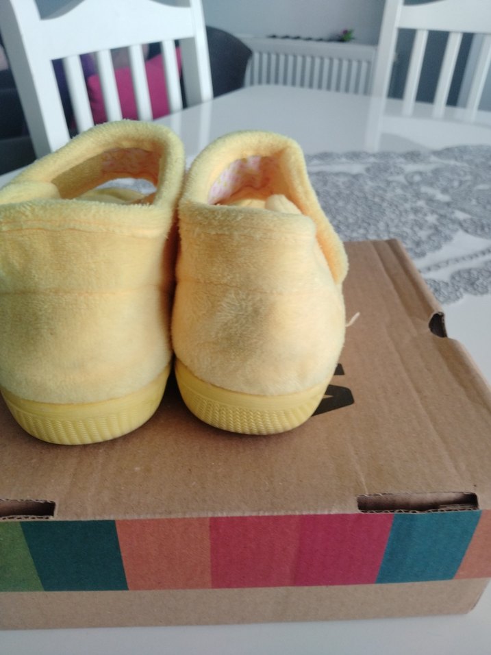 Kız Çocuk Sarı Polar Ev Terliği - Görsel 2