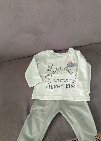 Düğmeli yesil kadife alt üst takim - Görsel 3