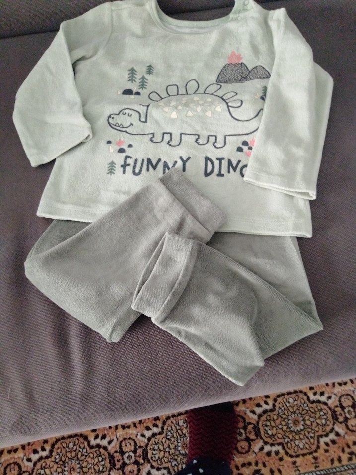 Düğmeli yesil kadife alt üst takim - Görsel 2