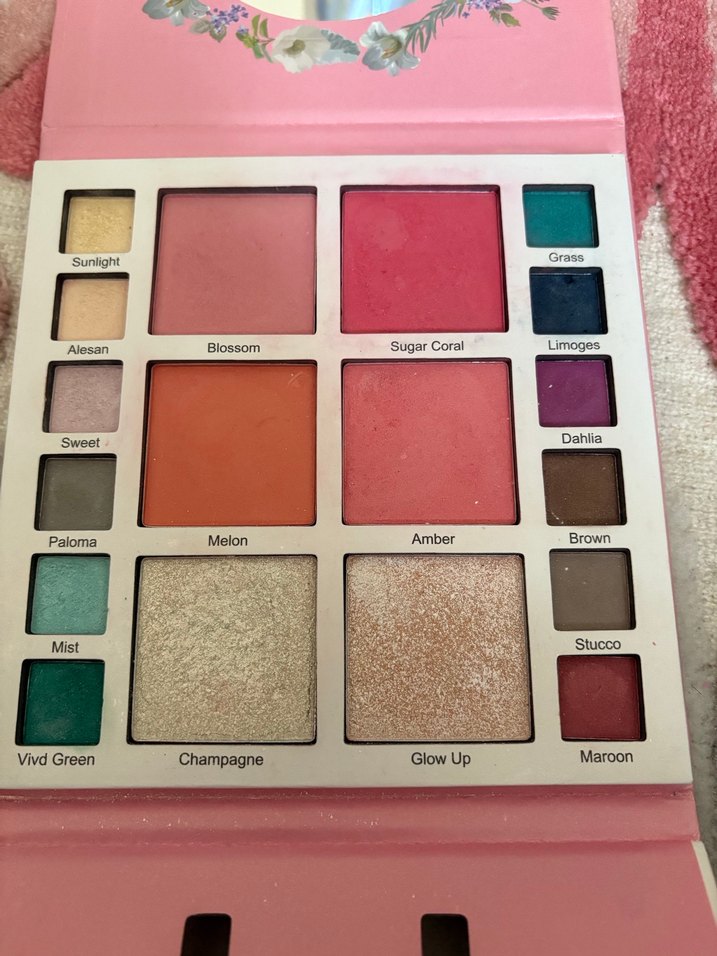 Çiçekli Kapaklı far paleti - Görsel 4