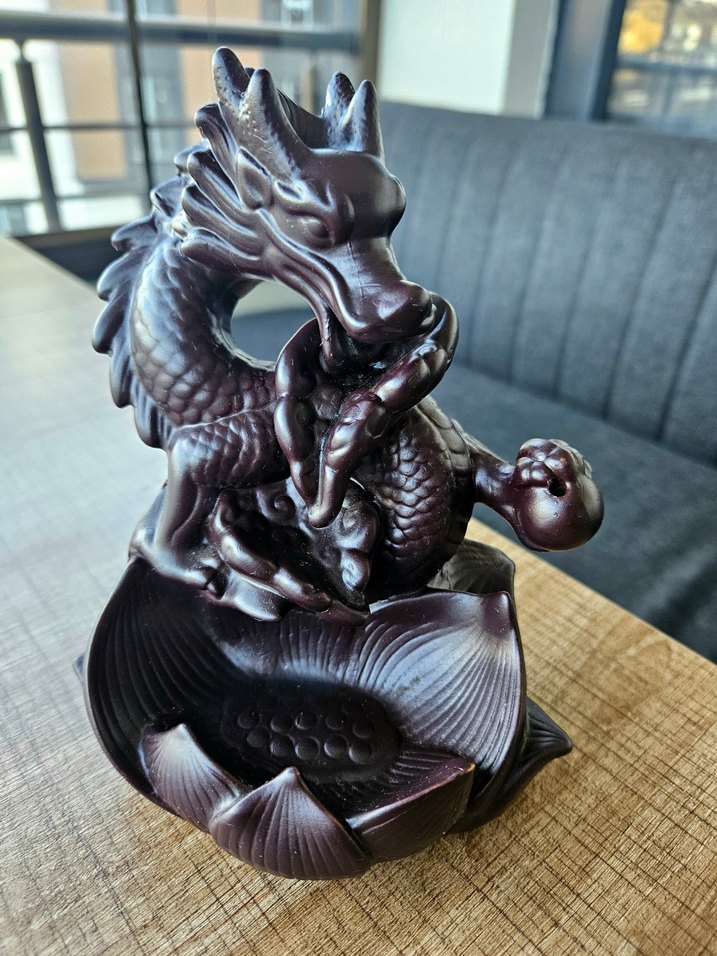 Siyah Ejderha Temalı Tütsülük - Görsel 2