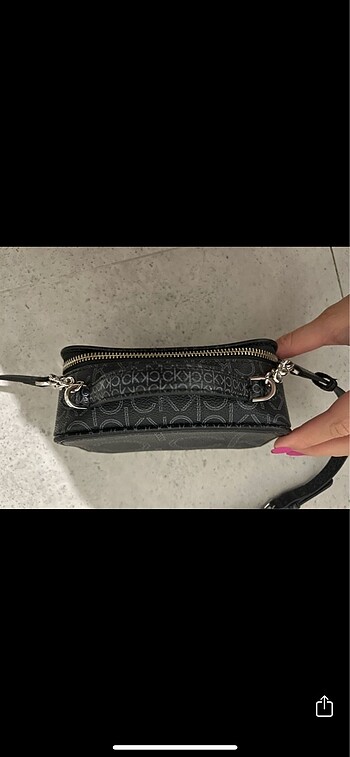 Beden calvin klein monogram askılı çanta
