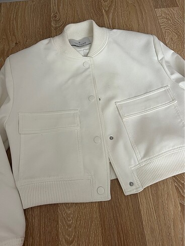 s Beden beyaz Renk stradivarius beyaz bomber ceket
