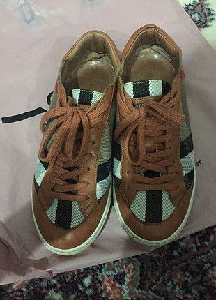 37 Beden Orjinal burberry spor ayakkabi