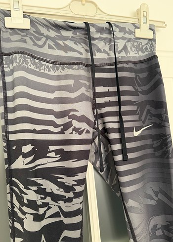 Nike Gri Zebra Desenli Spor Tayt - Görsel 2