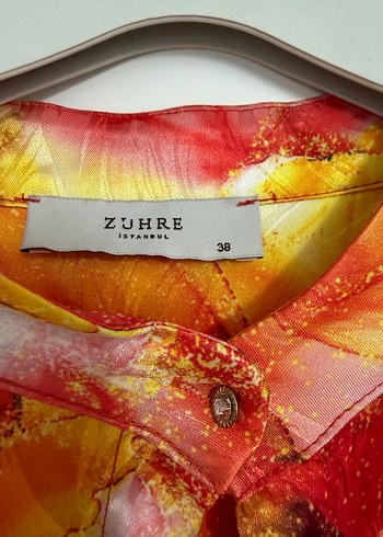 Zühre Uzun, salaş, çok renkli gömlek - Görsel 4