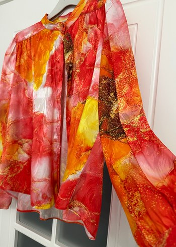 Zühre Uzun, salaş, çok renkli gömlek - Görsel 2