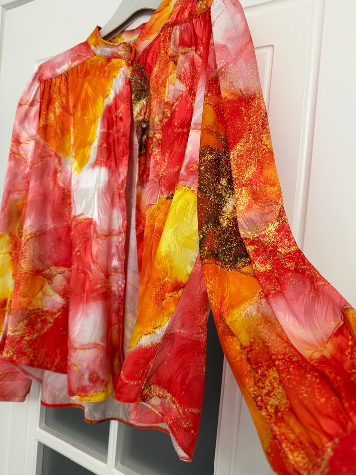 Zühre Uzun, salaş, çok renkli gömlek - Görsel 2