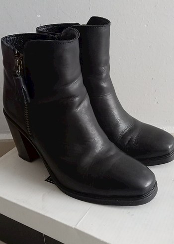 Hotiç marka Siyah Deri Topuklu Kadın Bot - Görsel 9