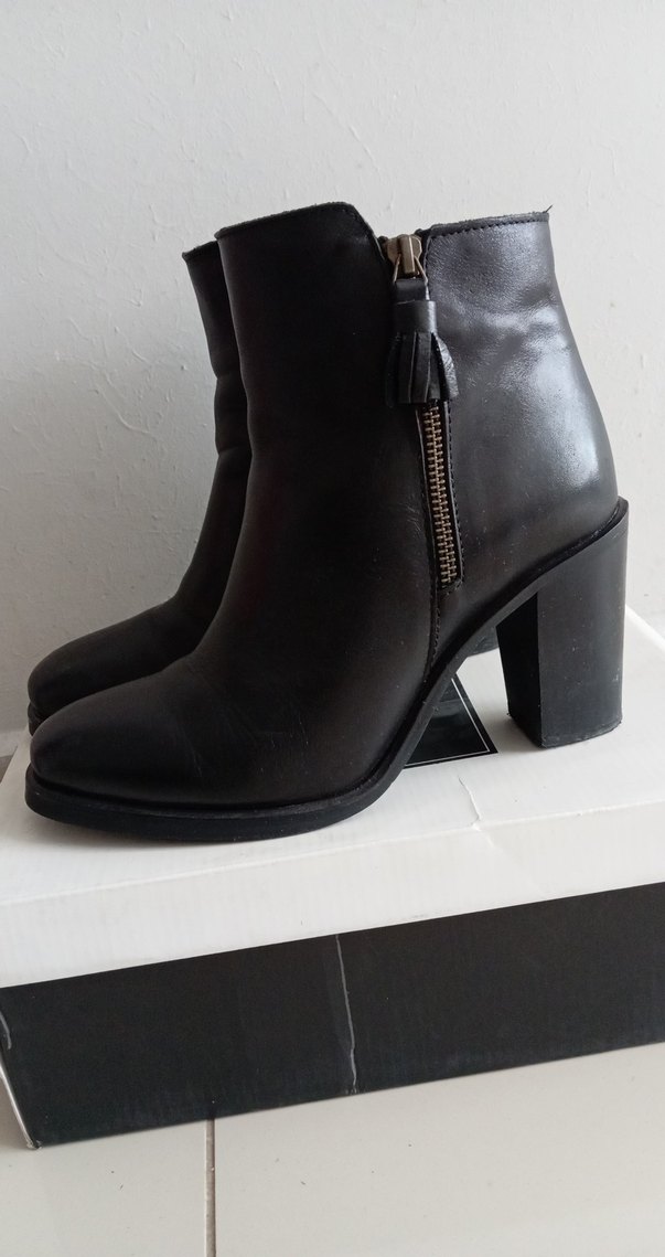 Hotiç marka Siyah Deri Topuklu Kadın Bot - Görsel 2