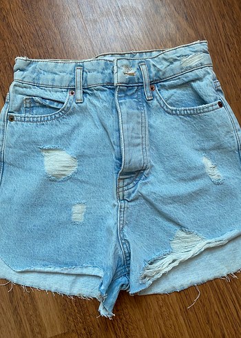 Düğmeli Bağcık Desenli Mavi Mini Denim Şort