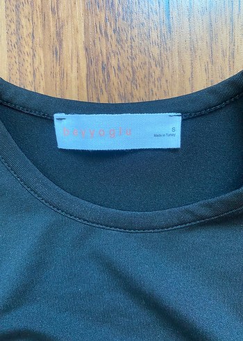 s Beden Siyah Yüksek Yakalı Kolsuz Crop Top