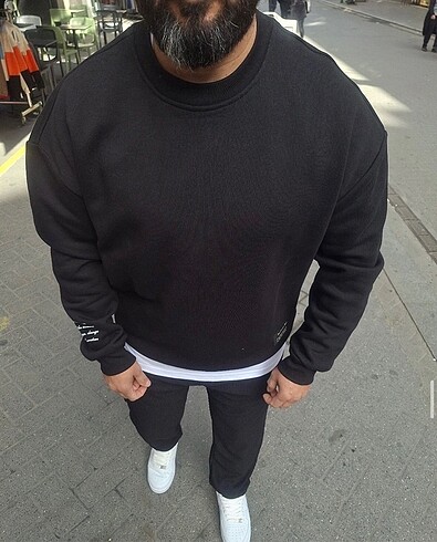 Sweatshirt