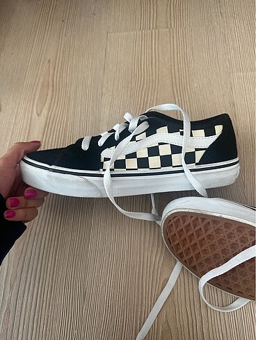 37 Beden 2 kere giyilmiş vans