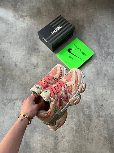 New Balance 9060 Pink