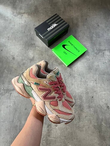 New Balance New Balance 9060 Pink