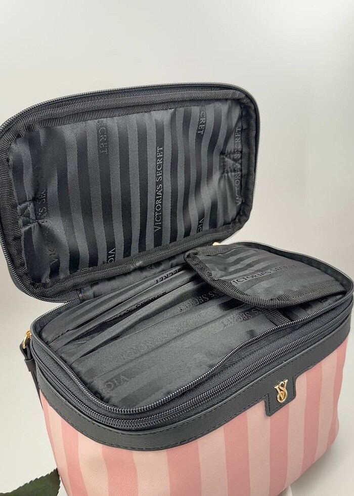 Victoria Secret Makyaj Seyahat Çantası - Görsel 3