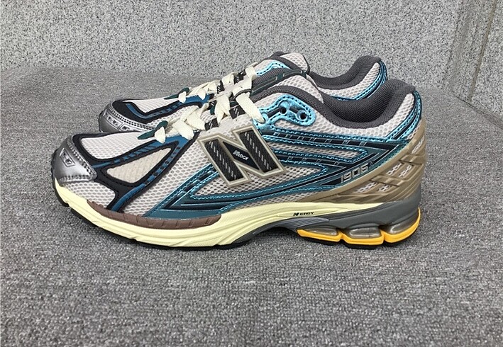 New Balance 1906R Metallic Blue