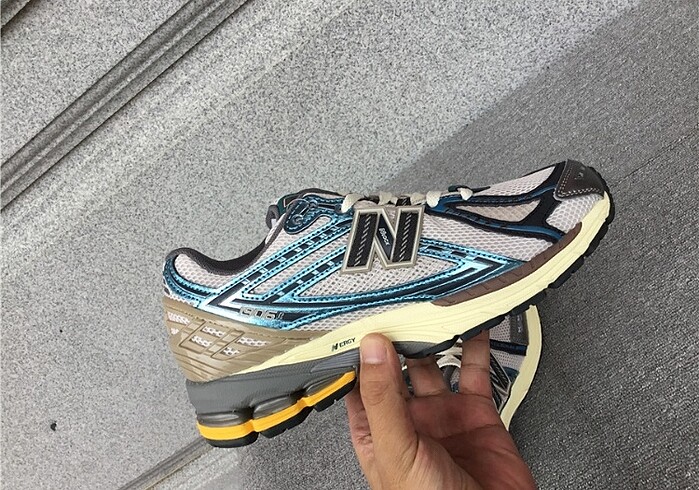 New Balance New Balance 1906R Metallic Blue