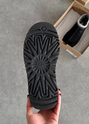 Ugg Siyah Toka Detaylı Dolgu Topuk Terlik - Görsel 6