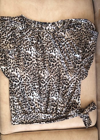 Leopar Desenli Bağlamalı Kısa Kollu Bluz - Görsel 2