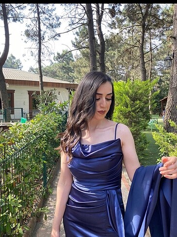 Lacivert abiye yeni 2 saat giyildi - Görsel 3