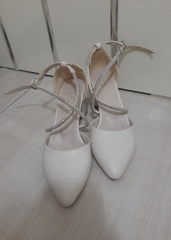 Diğer Beyaz Stiletto Topuklu Kadın Abiye Ayakkabı