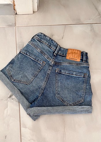Stradivarius Kadın Mavi Kemerli Mini Denim Şort - Görsel 2