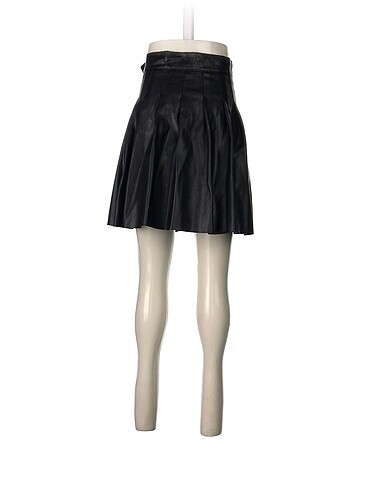 s Beden Bershka Mini Etek %70 İndirimli.