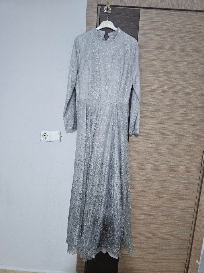 Gri Uzun Kollu Drapeli Uzun Abiye Elbise - Görsel 2