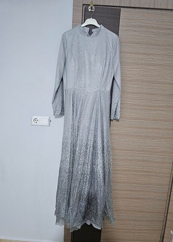 Abiye Uzun Kollu Yılan Desenli Gri Abiye Elbise