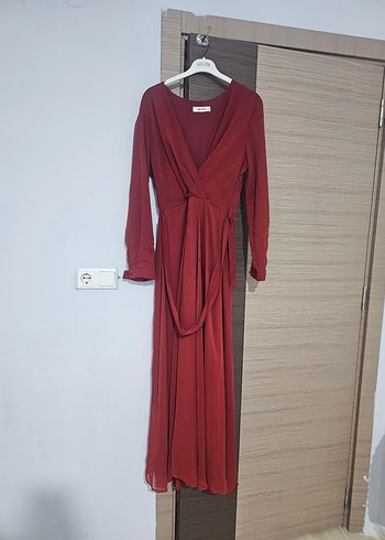 44 Beden Bordo Uzun Kollu Dökümlü Uzun Elbise