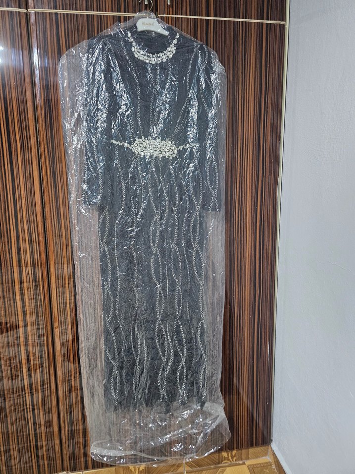 Uzun Kollu Siyah Piliseli Gotik Abiye Elbise - Görsel 3