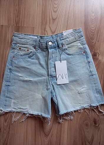 Zara Bermuda Jean