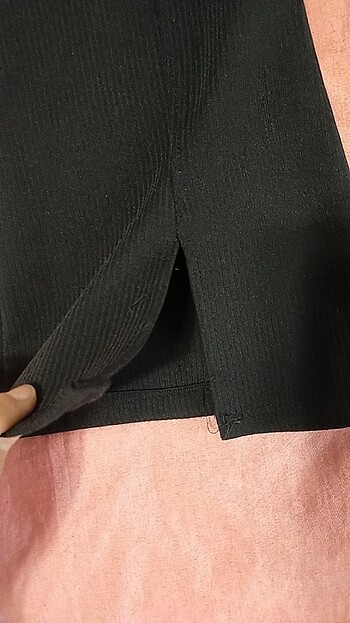 Diğer Siyah alttan hafif yırtmaçlı siyah alt