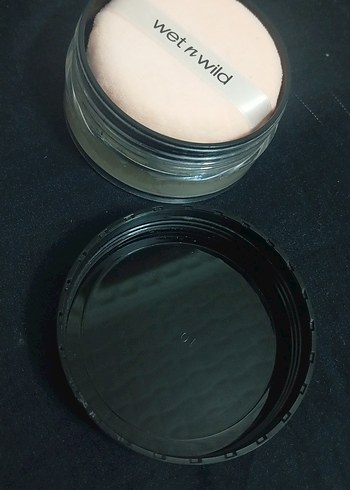 Wet n Wild Transparan Sabitleyici Pudra - Görsel 3