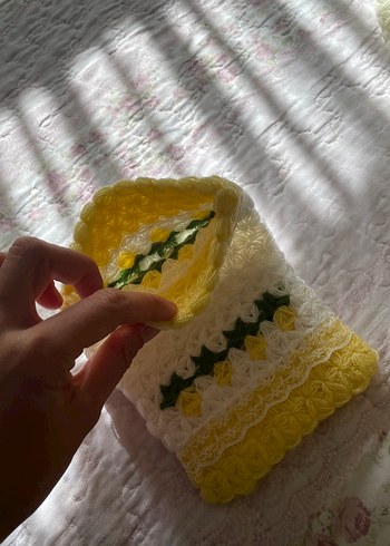 Beden Sarı Nakışlı Örgü Çocuk Battaniyesi