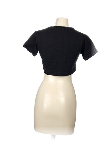 m Beden Diğer T-shirt %70 İndirimli.