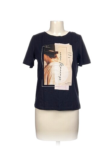 Diğer T-shirt %70 İndirimli.