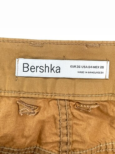 36 Beden kahverengi Renk Bershka Mini Etek %70 İndirimli.