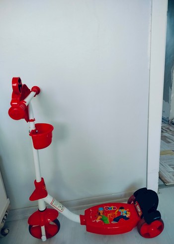 Diğer Renkli Kırmızı Üç Tekerlekli Bisiklet
