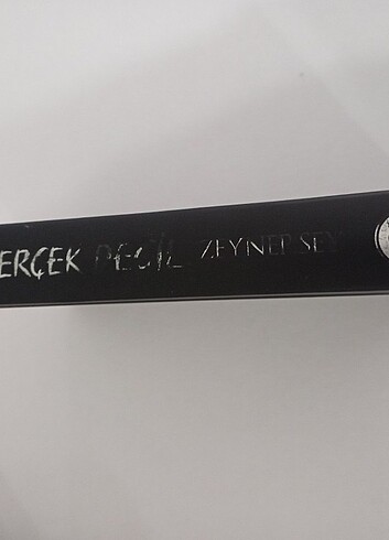 Kimse gerçek değil - zeynep sey - Görsel 2