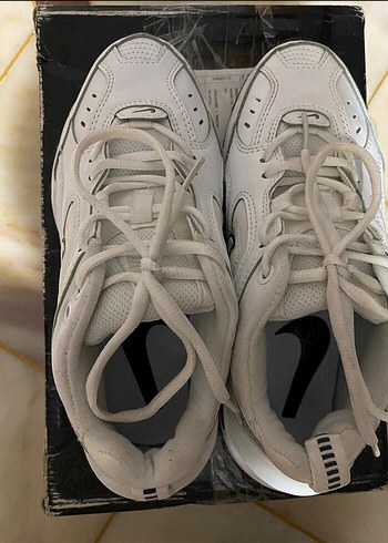 35 Beden Nike Kadın Beyaz Yüksek Topuklu Spor Ayakkabı