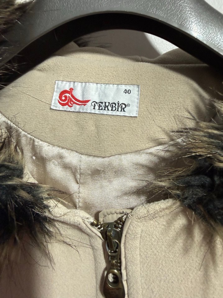 Teknir Kürklü Kapüşonlu Bej Kadın Kaban - Görsel 2