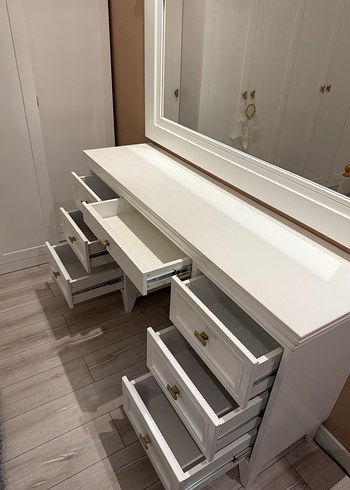 Az Kullanılmış Aynalı Makyaj masası - Görsel 7