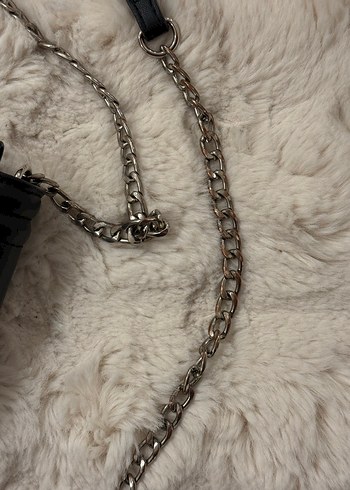 Stradivarius siyah çanta - Görsel 6