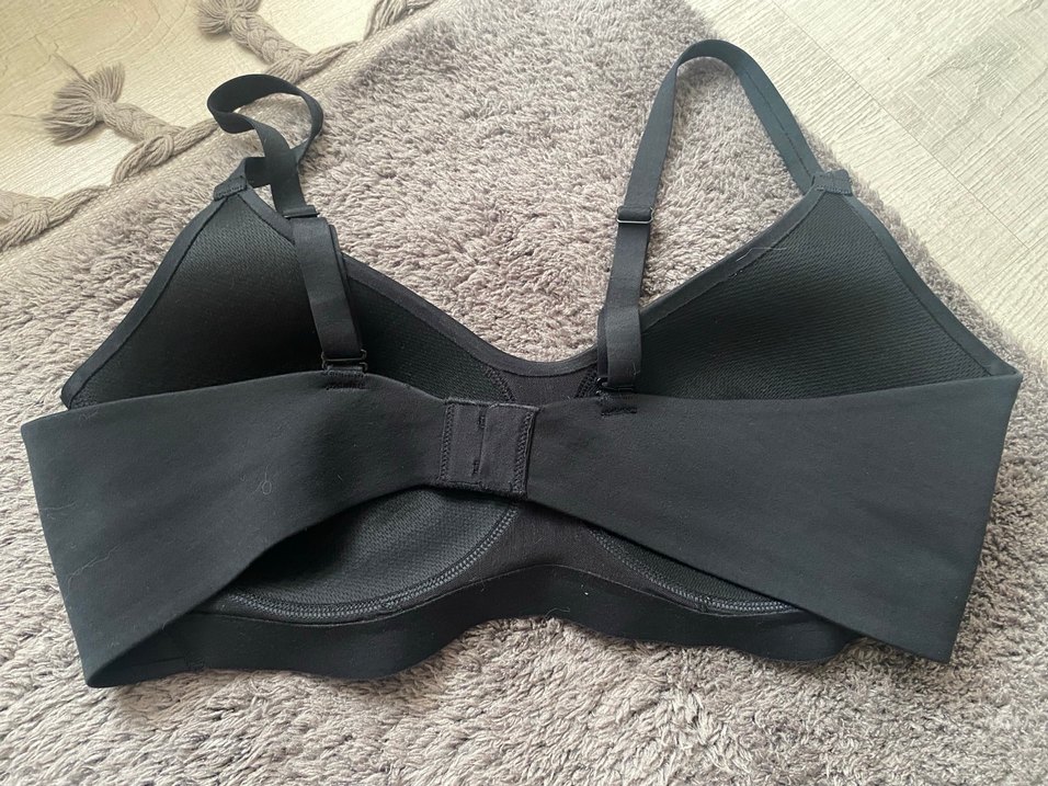 Siyah Nike Sporcu Sütyeni - Görsel 2