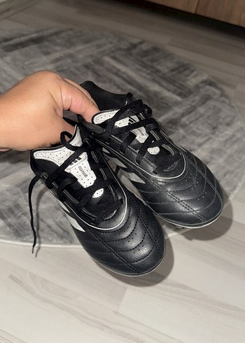 Erkek Siyah Bağcıklı Futbol Ayakkabısı
