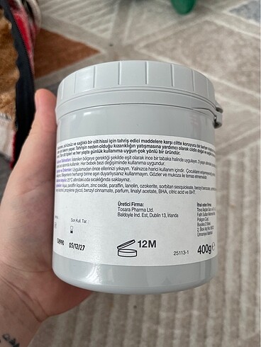 Diğer Sudocrem bebek bakım kremi.